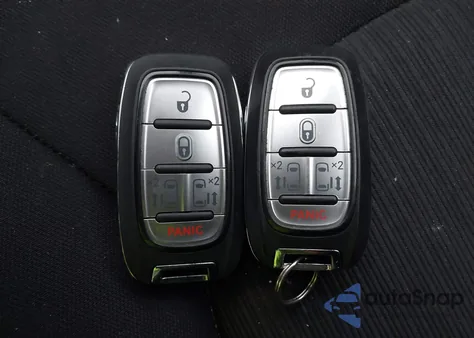 2017 Chrysler Pacifica Touring z USA, uszkodzony, nr VIN 2C4RC1DG3HR592796